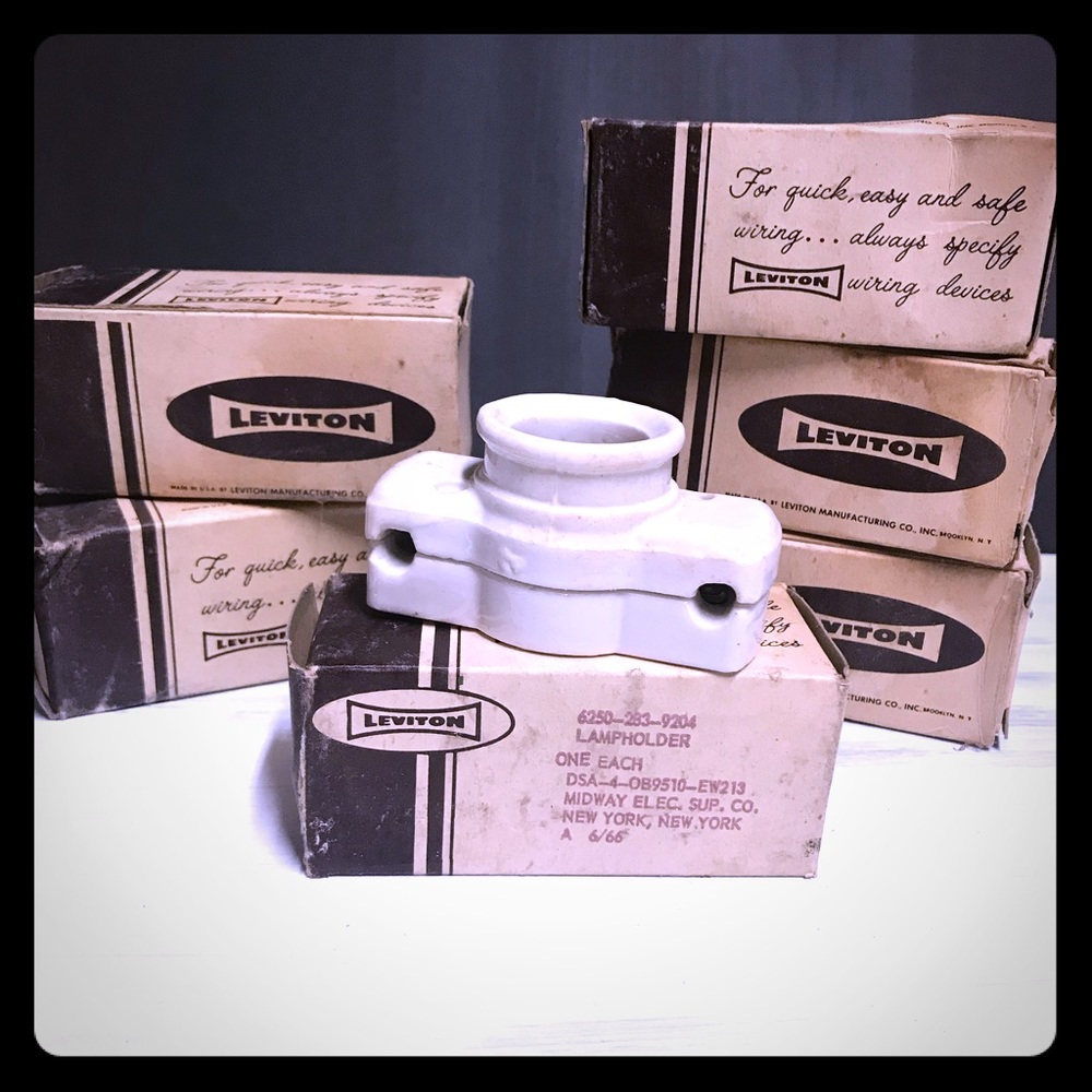 SEVEN Leviton Vintage Lamp-holders !!SALE!!